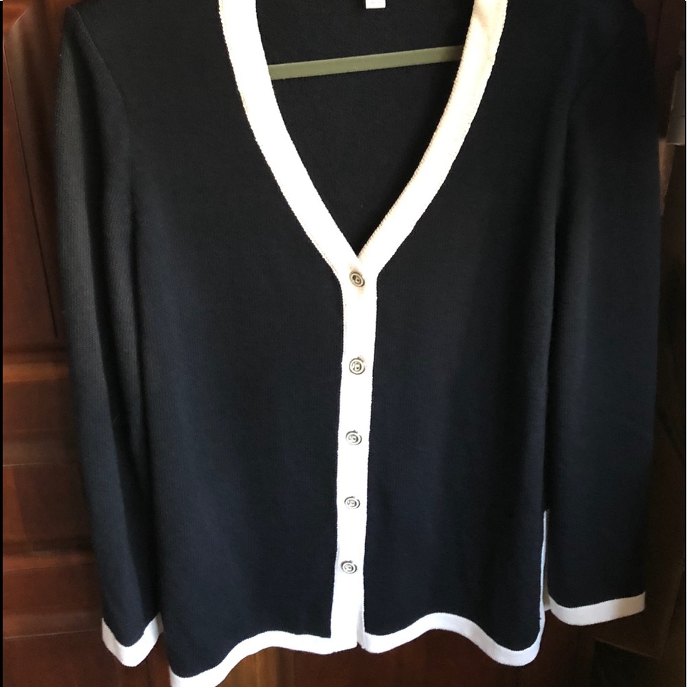 Beautiful navy St.john Sport sweater/blazer